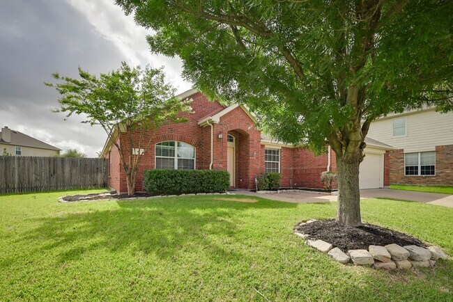 Foto del edificio - Mansfield ISD Split 4 Bedroom Cul-D-Sac Home