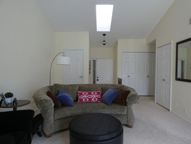 Foto del edificio - 944 Oak Hill Rd