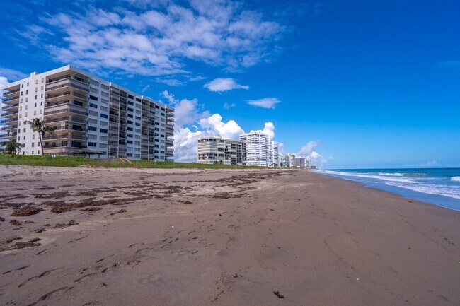 Building Photo - 10044 S Ocean Dr