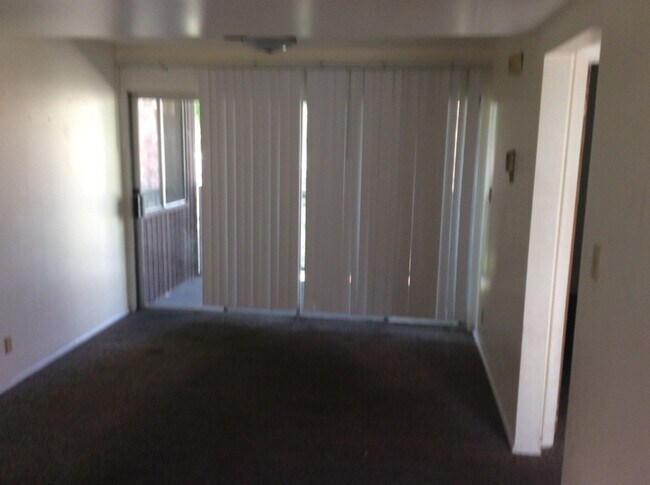 Building Photo - 343 100 N