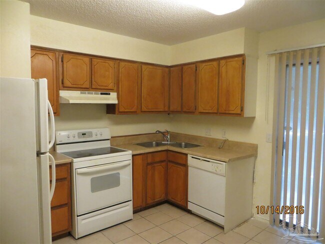 Building Photo - 2811 Langley Ave