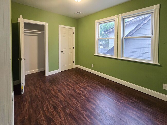 Foto del edificio - 226 Renner Ave