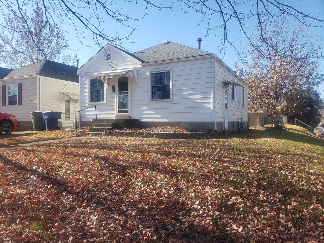 Primary Photo - 1301 Fairmount Ct