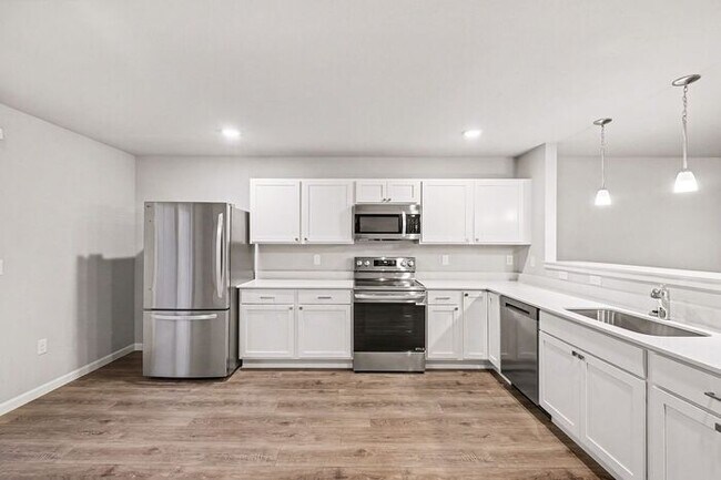 Building Photo - Move-In Special: Get ONE MONTH FREE on your first full month of rent when you sign a lease by May...