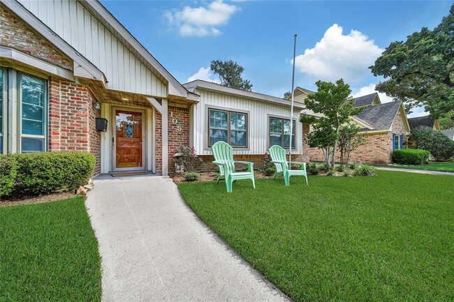 Building Photo - 1056 Martin St