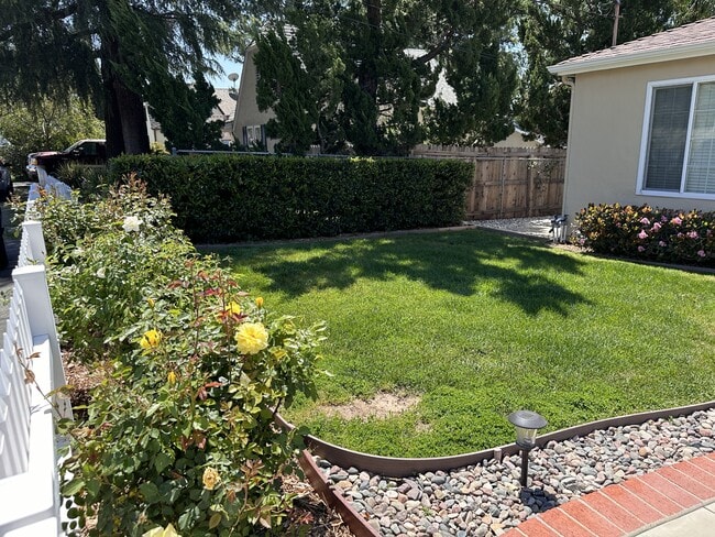 Building Photo - 3128 Altura Ave