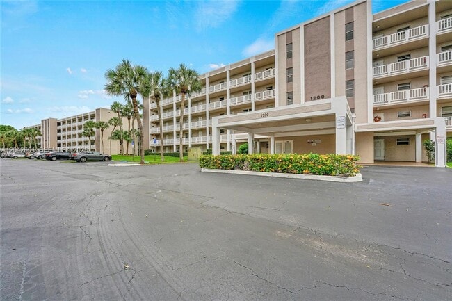 Building Photo - 1200 NW 87th Ave