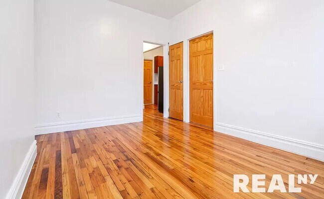 Building Photo - 331 West 16th Street