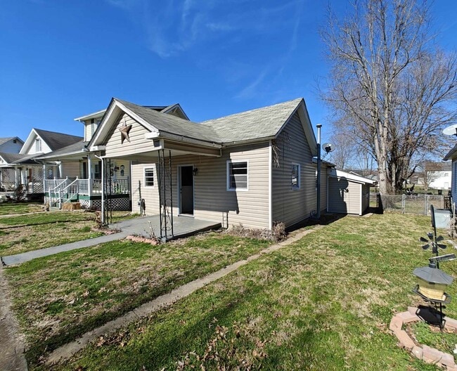 Building Photo - 2782 Latulle Ave