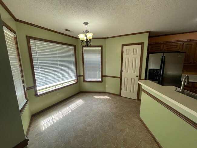 Foto del edificio - Corner lot located in desirable Southaven.