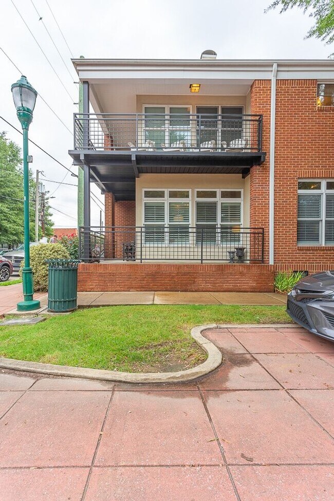 Building Photo - Southside Furnished Rental!