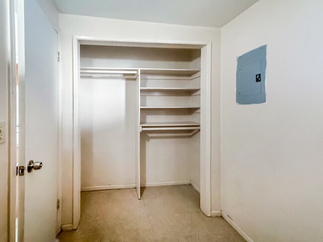 Building Photo - 115 W Church Ave - Unit B