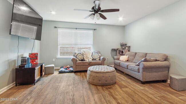 Foto del edificio - 7123 Penn Way