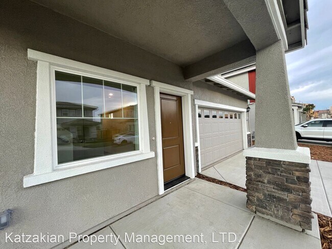 Building Photo - 5 br, 3 bath House - 10825 Kentledge St.