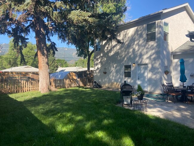 Double-lot sized backyard - 2921 W Platte Ave