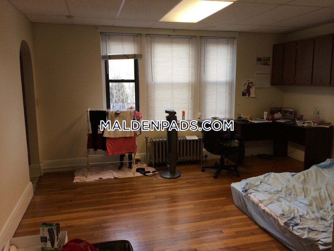 Foto principal - 349 Pleasant St