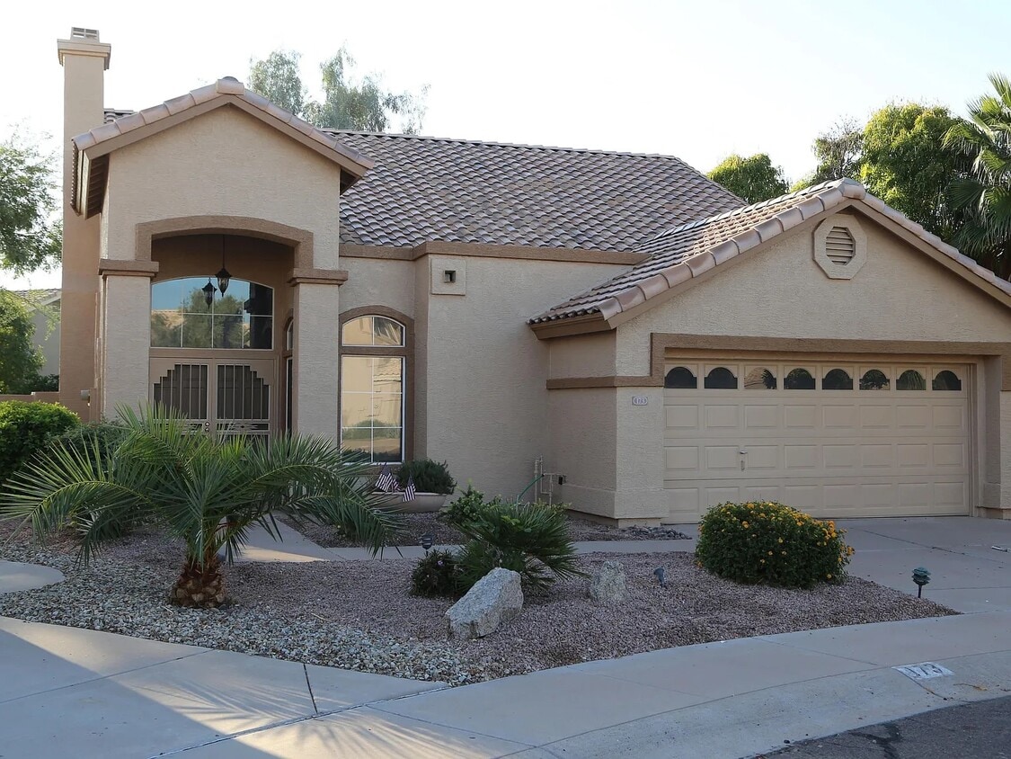 Primary Photo - 173 W Calle Monte Vista