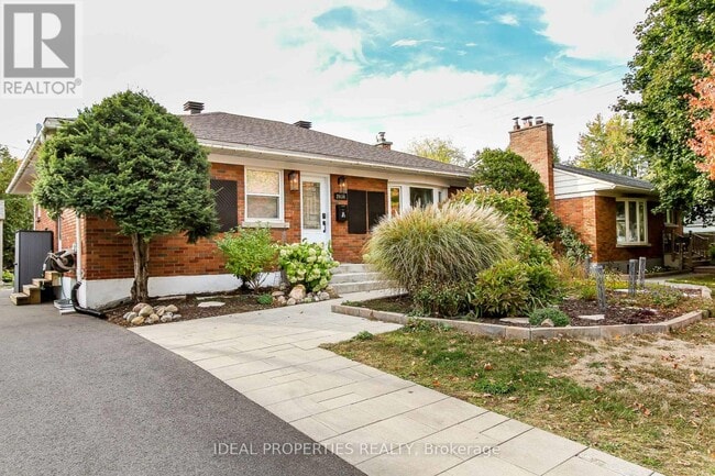 Building Photo - 2034 Saunderson Dr