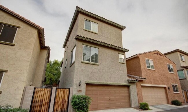 Building Photo - 2004 N 78th Ave