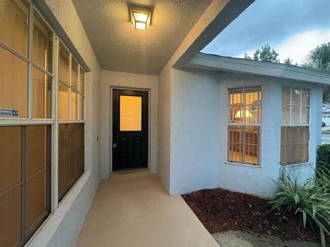 Building Photo - 16004 Blossom Hill Loop