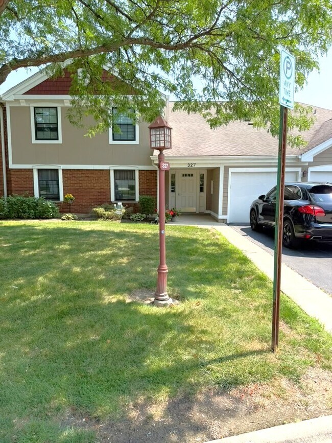 Building Photo - 327 Wildberry Ct