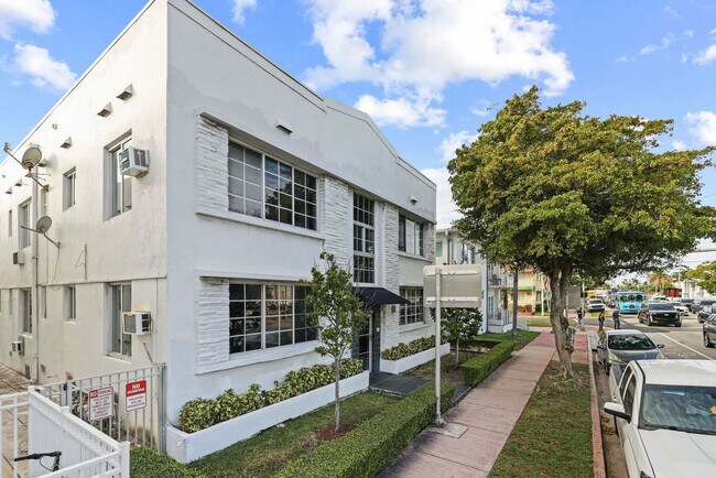 Foto del edificio - 7340 Harding Ave