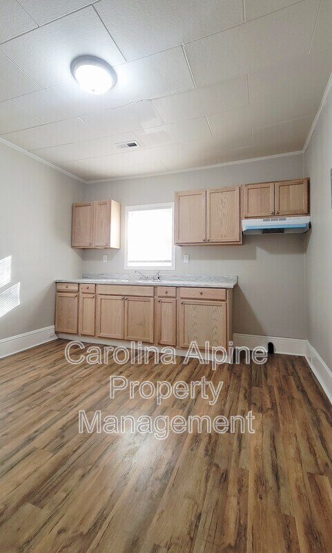 Foto del edificio - 323 Clegg St