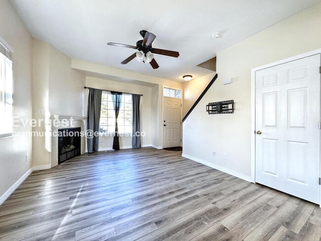 Foto del edificio - 9600 W Chatfield Ave