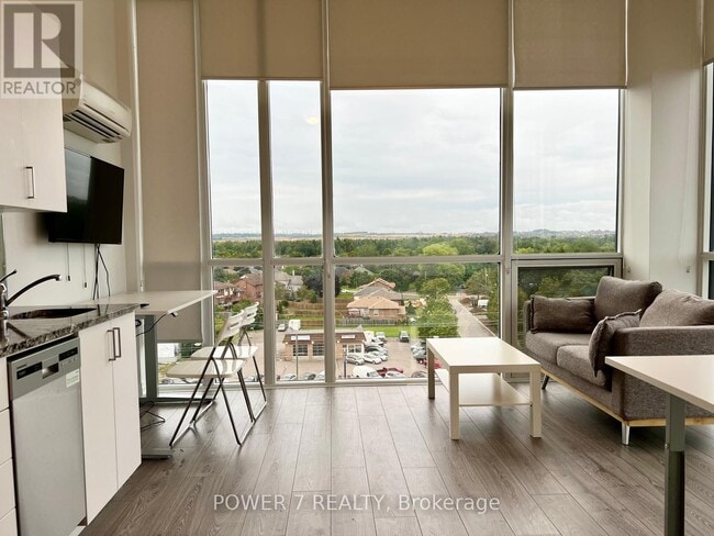 Building Photo - 1900 Simcoe St N