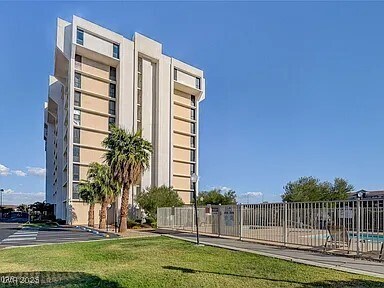 Primary Photo - 3930 University Center Dr