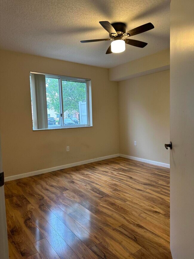 Foto del edificio - 3505 Briar Bay Blvd