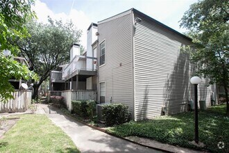 Building Photo - 9707 Richmond Ave.
