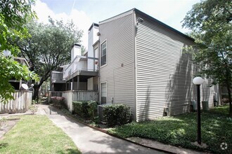 Building Photo - 9707 Richmond Ave.