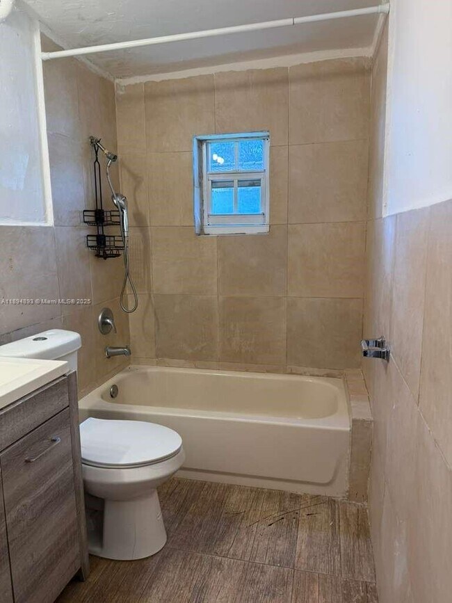 Foto del edificio - 1030 NW 106th St