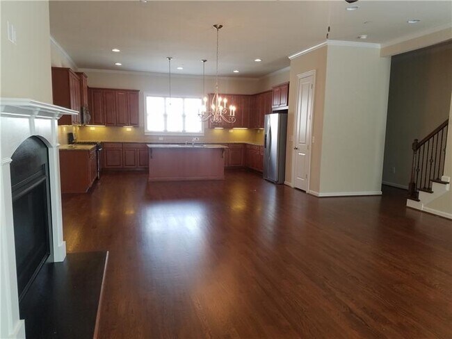 Building Photo - 983 Bergeron Pl