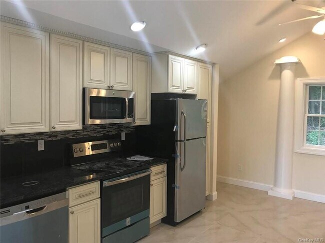Foto del edificio - 714 Saw Mill River Rd