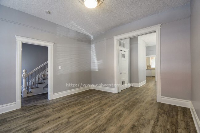 Foto del edificio - Victorian Home in Great Downtown Location