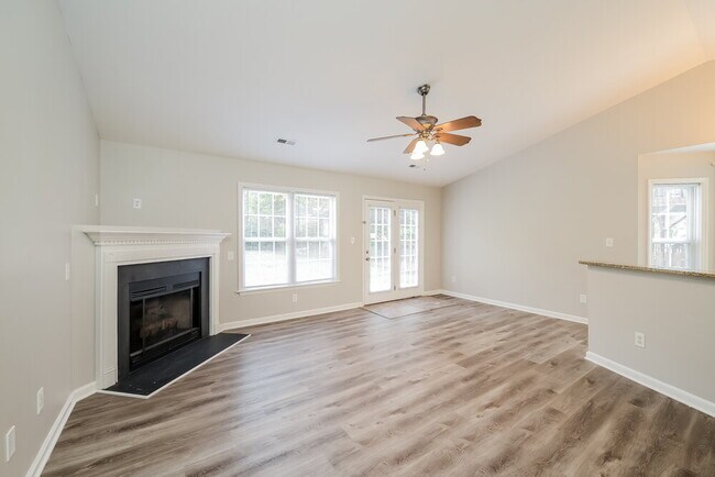 Foto del edificio - 2459 Joshua Ln