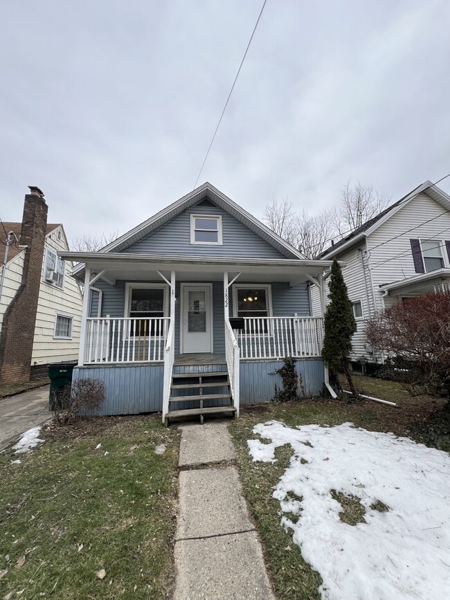Photo - 1822 New York Ave (Lansing, MI) House