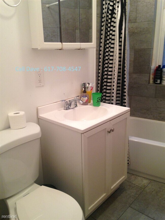 Foto del edificio - 3 br, 1 bath  - 1322 Commonwealth Ave Apt 6A