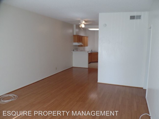 Building Photo - 3025 W Hemlock St