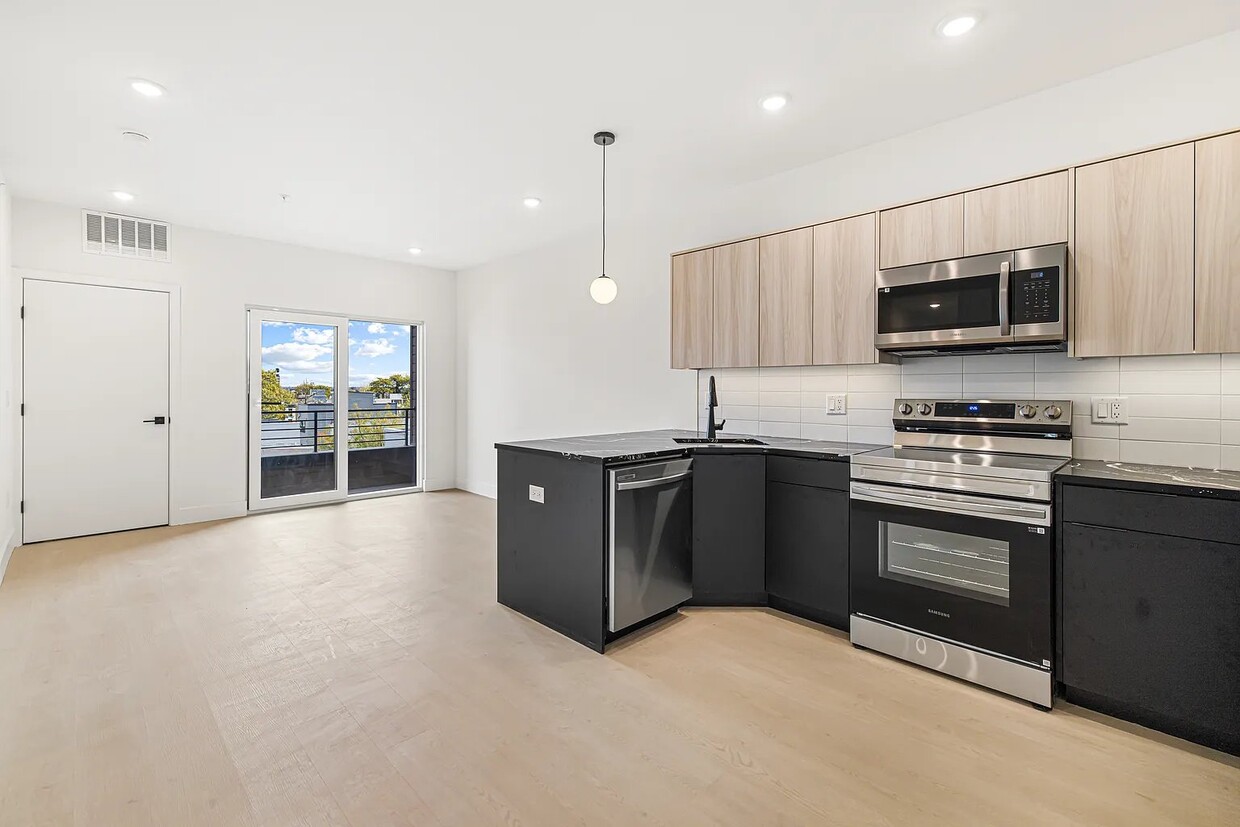 Photo - 2139 N 10th St (Philadelphia, PA)