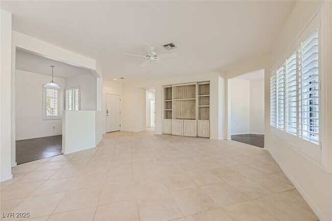 Foto del edificio - 2313 Fox Hills Dr