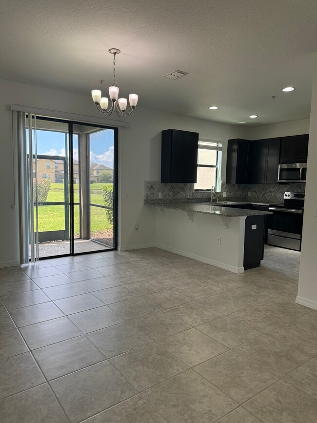 Building Photo - 2259 Seven Oaks Dr