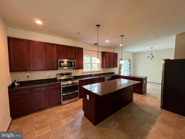 Building Photo - 47 Summerfield Ln