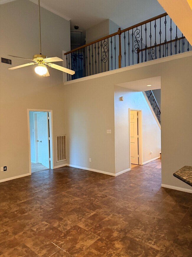 Foto del edificio - 1822 Laurel Oaks Dr