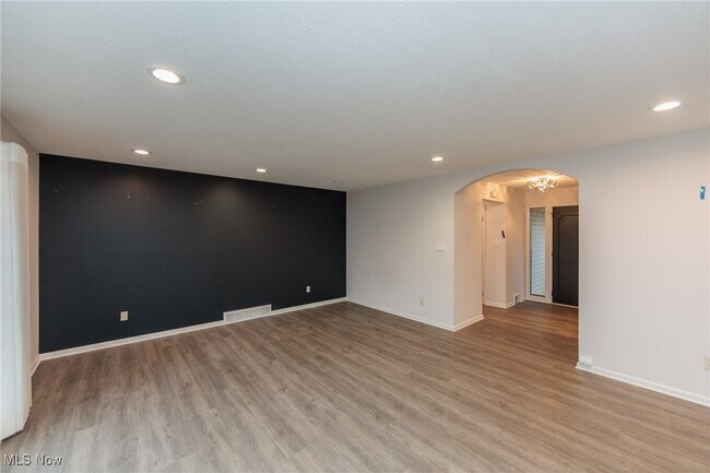 Foto del edificio - 2500 Deborah Dr