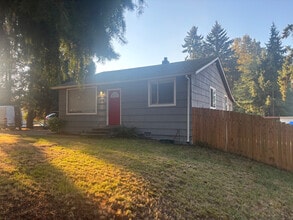 Building Photo - 874 S 90th St
