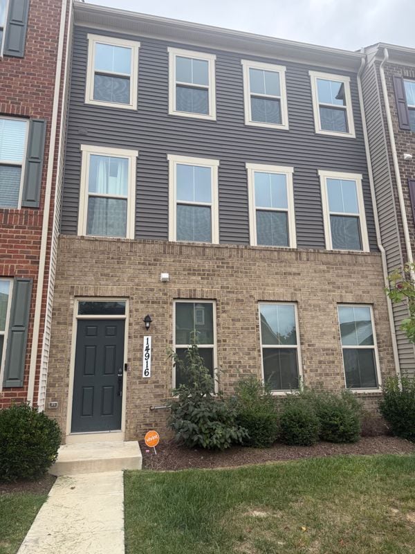 Building Photo - 14916 Townshend Ter Ave