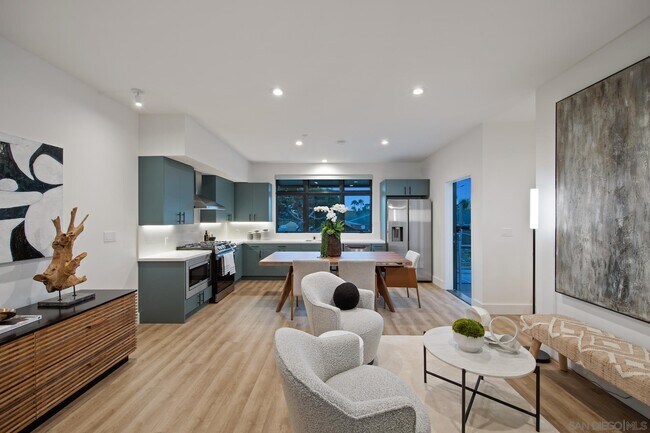 Foto del edificio - 120 Dahlia Dr